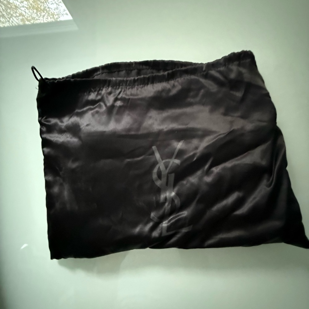 Yves Saint Laurent Cream Clutch - Picture 3 of 11